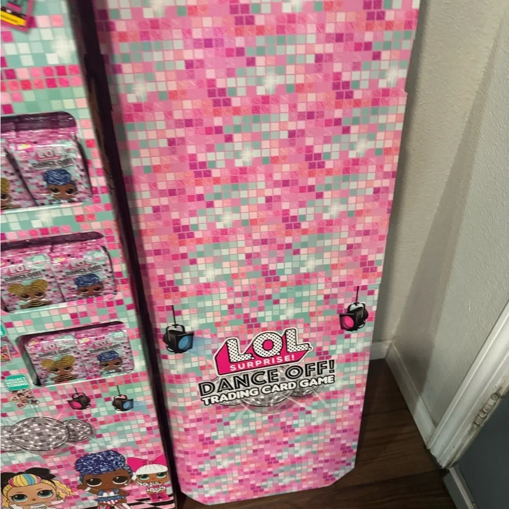 L.O.L. Surprise! Dance Off! Trading Card Game Display over 96 packs (768 cards)